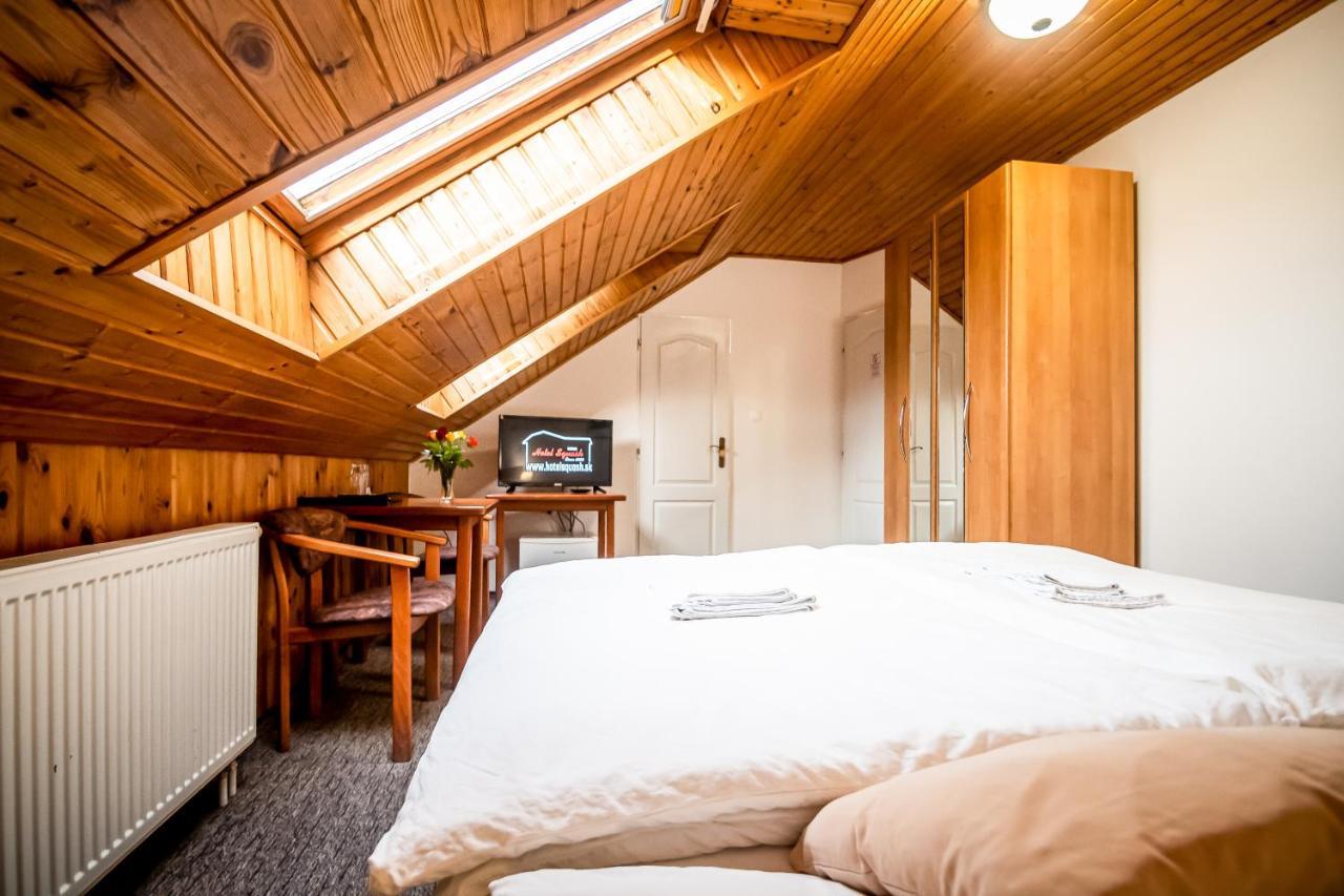 Hotel Squash Centrum بريفيدزا المظهر الخارجي الصورة
