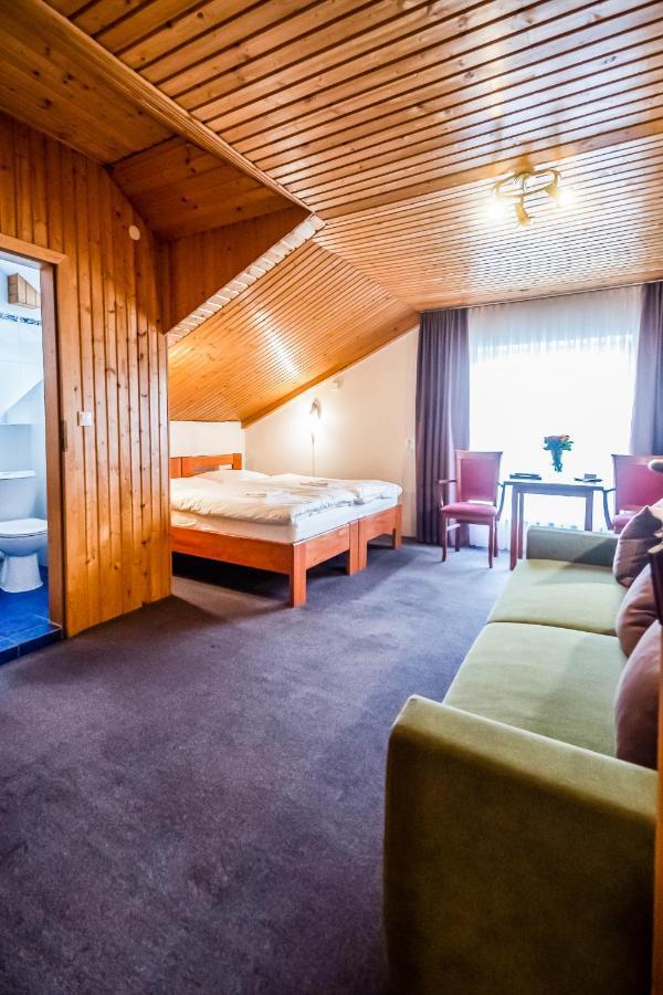 Hotel Squash Centrum بريفيدزا المظهر الخارجي الصورة